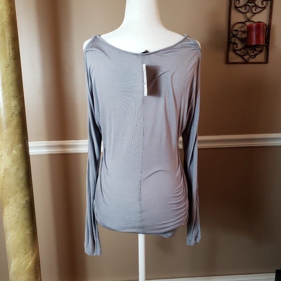 NWOT Express cold shoulder shirt - Picture 5 of 7